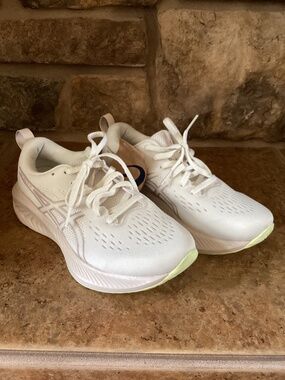 ASICS Gel Excite Cream Neutral Pink Women Size 6 Running Shoes